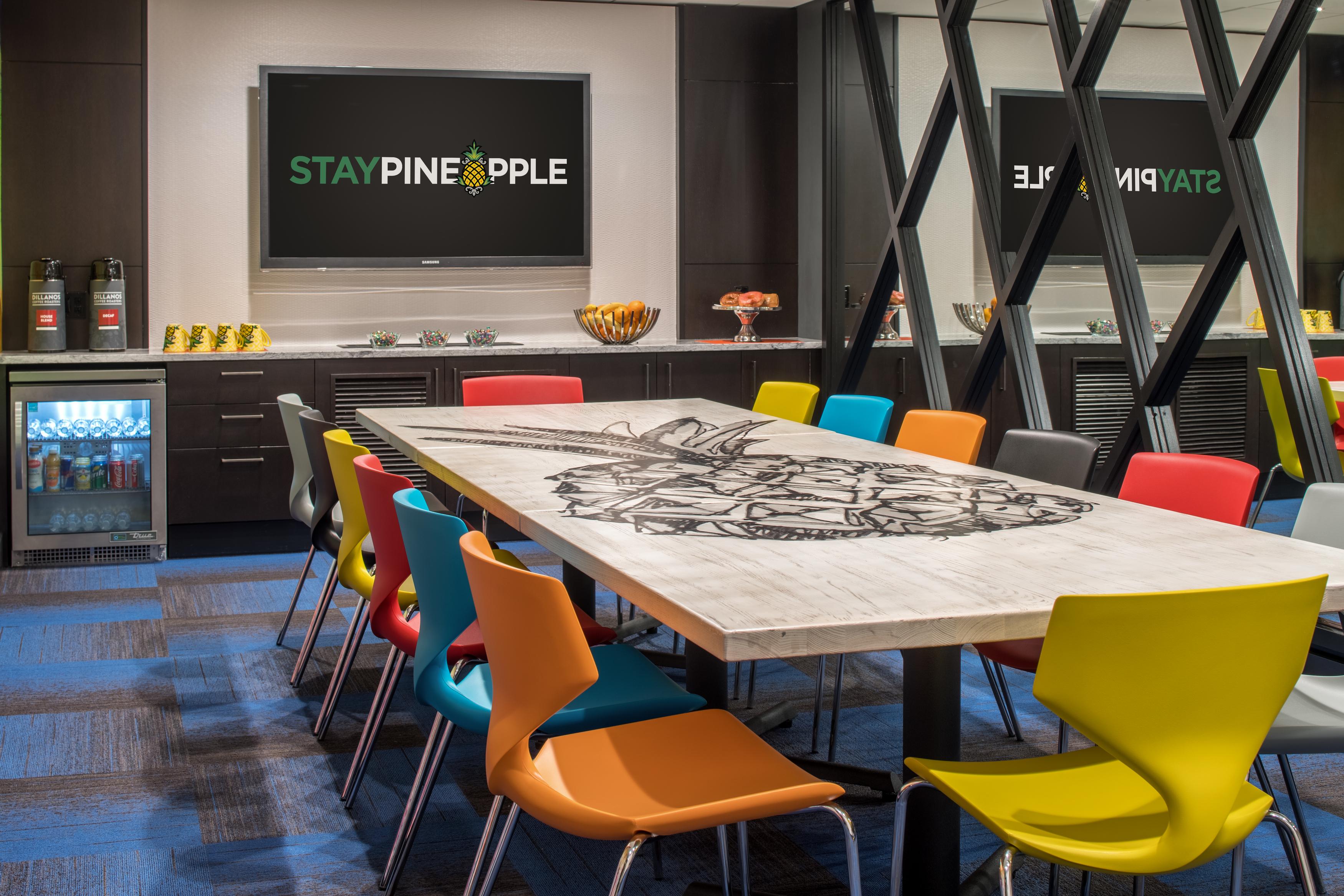 Staypineapple, Hotel Five, Downtown Seattle Extérieur photo